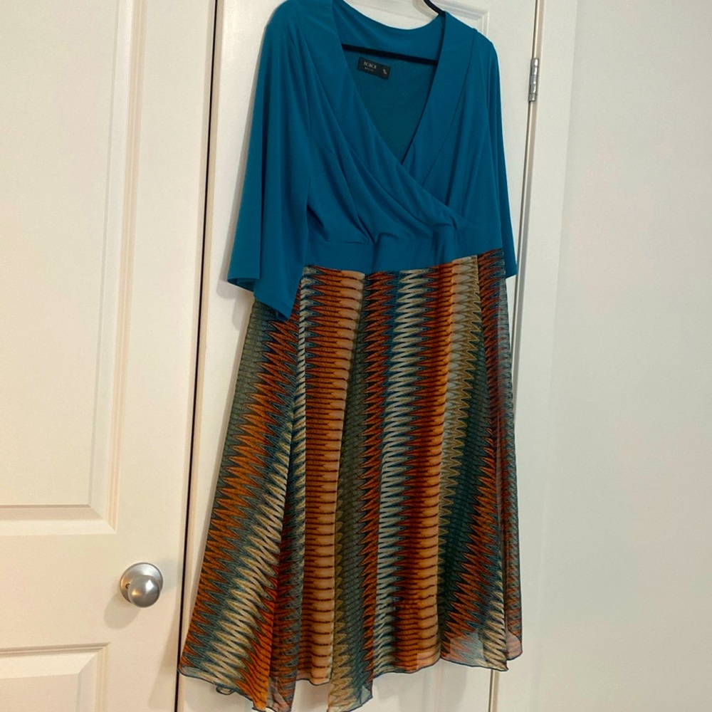IGIGI Dress bright and sophisticated in real and orange. Plus size US 18/20